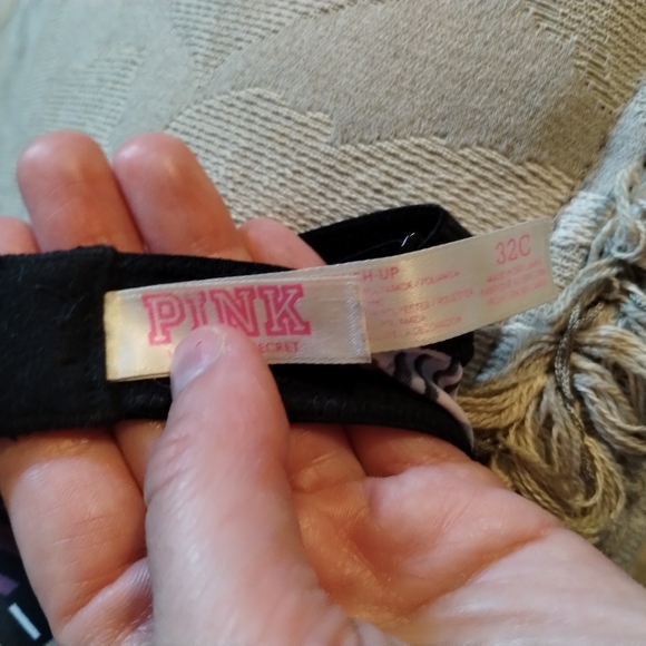 VS Pink Everywhere Push-Up - Picture 2 of 2